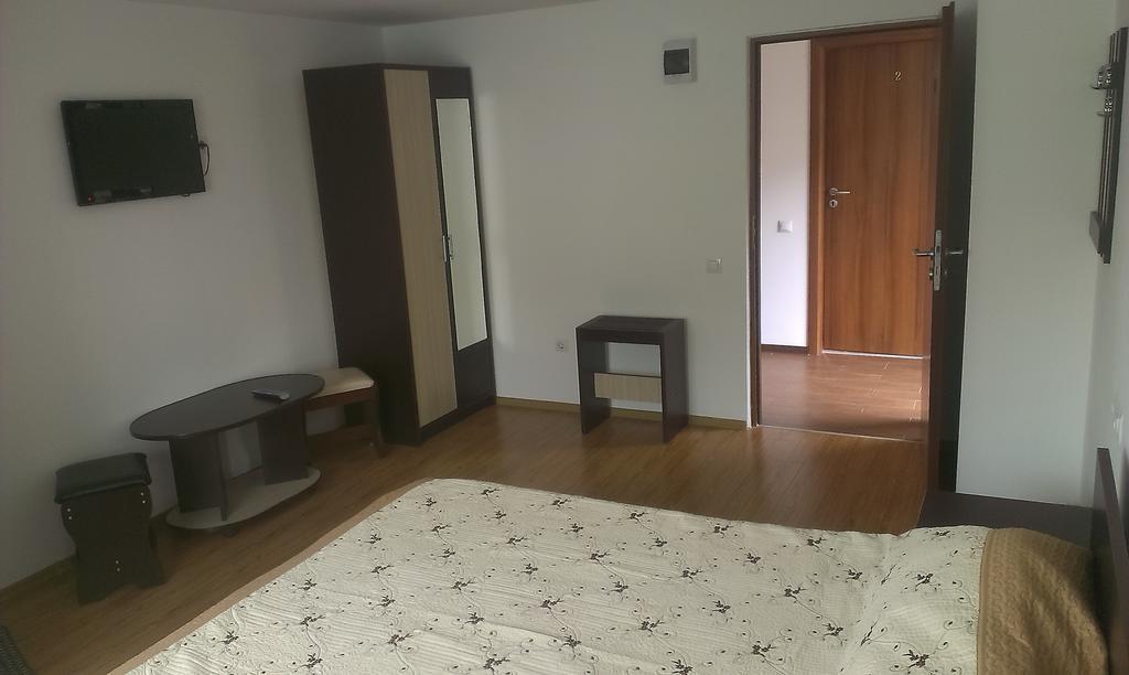 Pensiunea Alex Si Tedi Horezu Exterior foto